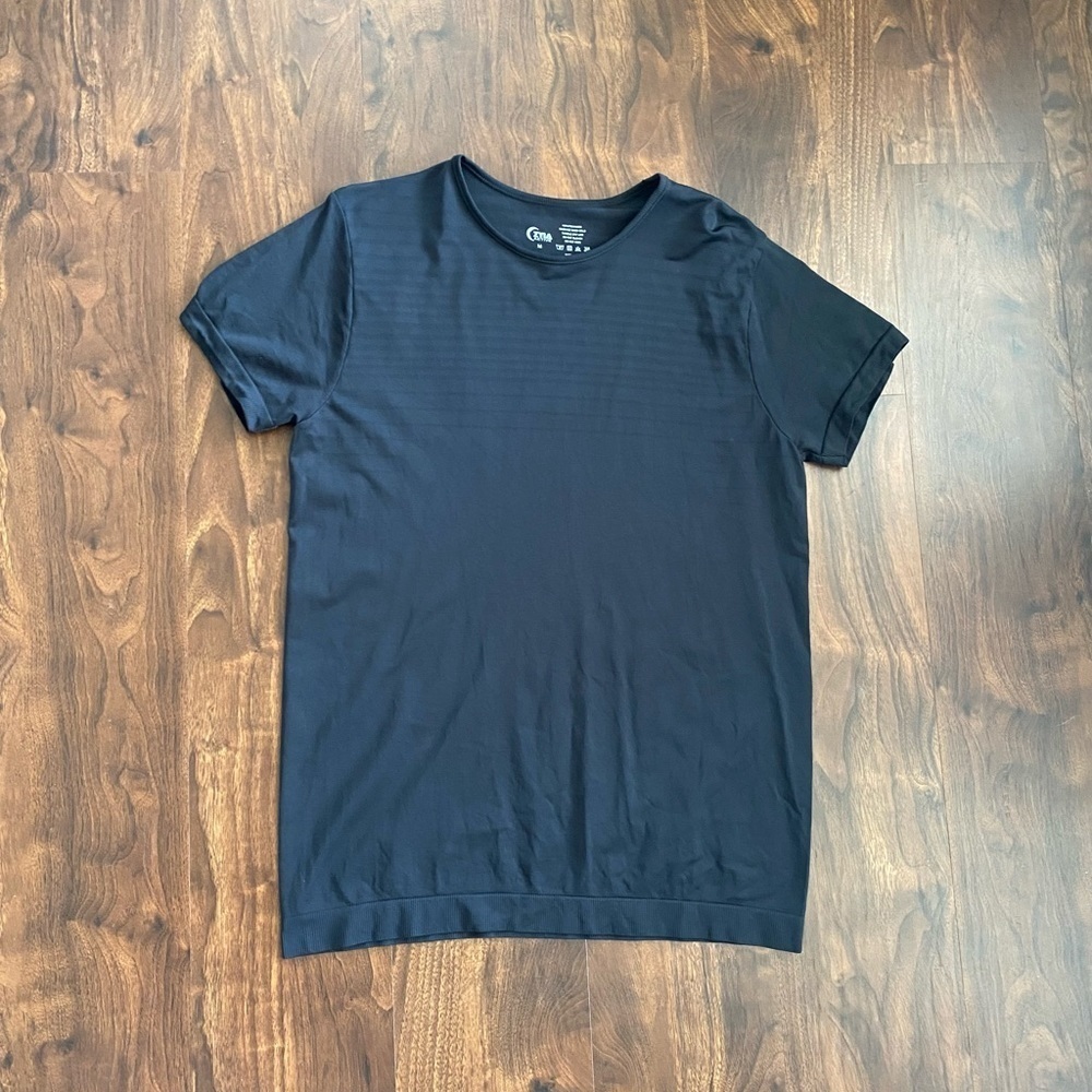 Zyia Men's Black Stripe Seamless T Size Medium